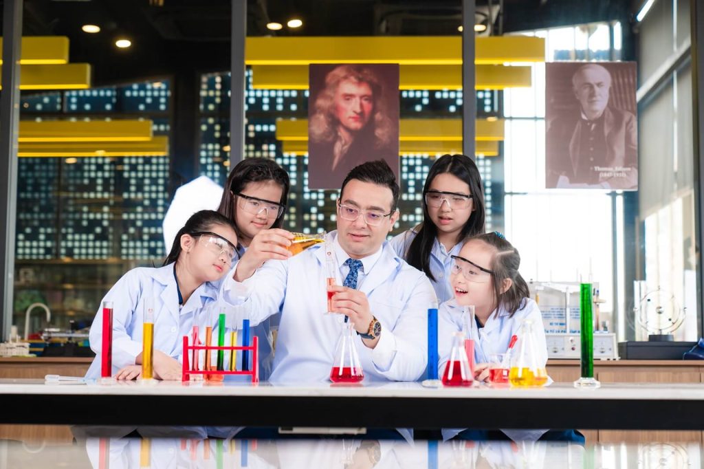 Chương tr&igrave;nh Song ngữ T&iacute;ch hợp tại NEASchool